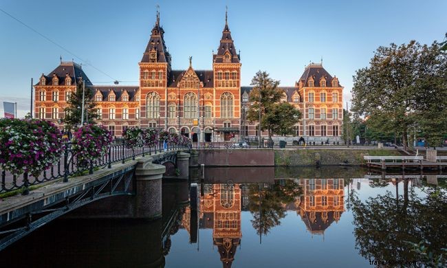 9 Must-See Virtual Tours of Famous Museums & Landmarks – Start Exploring Today