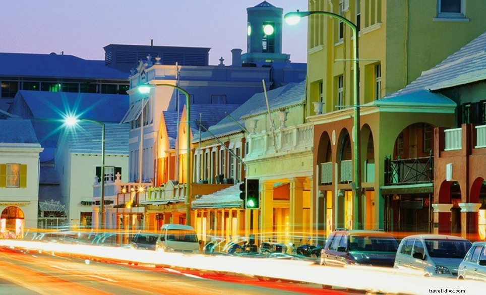 Discover Bermuda’s Premier Nightlife on Front Street – Top Restaurants, Bars & Events