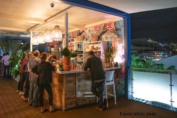 Discover Bermuda’s Premier Nightlife on Front Street – Top Restaurants, Bars & Events