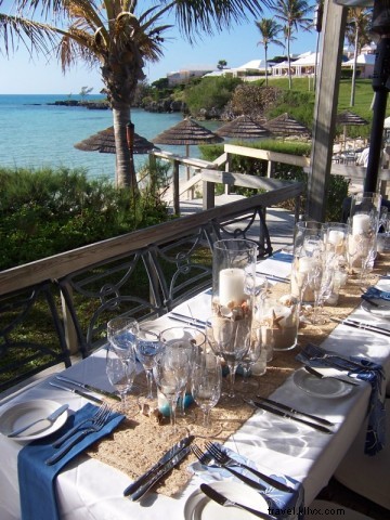Bermuda Beach Dining: Sunset Meals & Resort Vibes