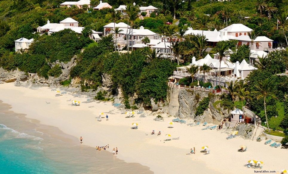 Bermuda Beach Dining: Sunset Meals & Resort Vibes