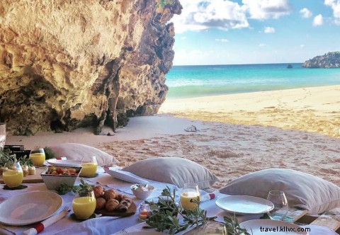 Bermuda Beach Dining: Sunset Meals & Resort Vibes